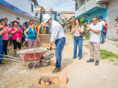 MUNICIPALIDAD DE PUNCHANA COLOCA EL PRIMER LADRILLO PARA LA CONSTRUCCIÓN DE PISTA, VEREDA Y ALCANTARILLADO EN EL PASAJE 2
