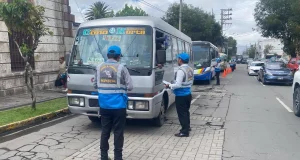 Transportistas de Arequipa amenazan con paro por aumento de multas para buses informales