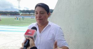 CAMBIO DE GRASS DEL MAX AGUSTÍN DEJARÍA AL FÚTBOL SIN LOCALÍA