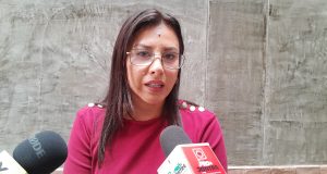 ANA ZEGARRA NO ESTÁ INHABILITADA PERO SÍ TIENE TACHA