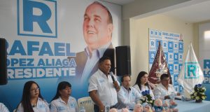 La chacra de Esdras Medina: trabajadores de su despacho y socia integran plancha de candidatos al Congreso