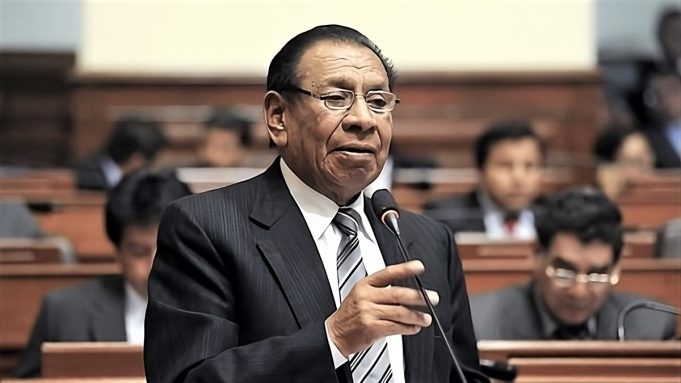 Elecciones 2026: Justiniano Apaza plantea que la consulta previa minera sea de carácter vinculante