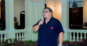 ANDRÉS SICCHAR ES EL MEJOR POETA DE LA AMAZONÍA”