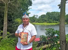 Escritor indígena rescata la memoria oral de su pueblo en libro ilustrado
