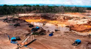 Elecciones 2026: Menos de la mitad de partidos propone acciones claras contra la minería ilegal