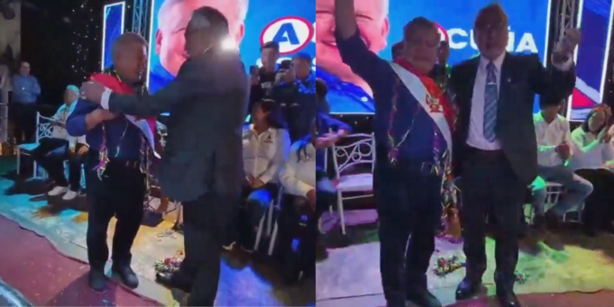 Rector de la UNSAAC coloca banda presidencial simbólica a César Acuña durante campaña electoral en Cusco