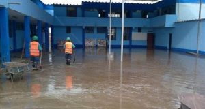 Prefecto de Piura plantea postergar clases ante lluvias del Niño Costero