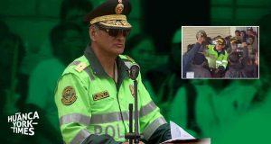 Suspenden a general de la PNP tras video donde golpea casco de suboficial durante protesta