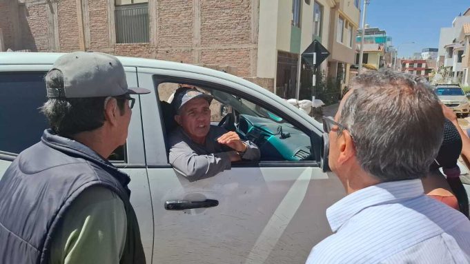 Tensión entre vecinos de zonas afectadas por lluvias y autoridades de Arequipa por falta de electricidad (VIDEO)
