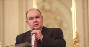 LÓPEZ ALIAGA ATRIBUYE CARENCIAS DEL PAÍS A LA CORRUPCIÓN