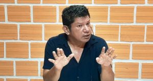“ELEGIREMOS ENTRE UNA LADRONA PROFESIONAL Y UN APRENDIZ DE LADRÓN”