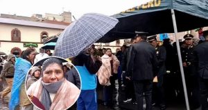 Puno: Padres enfurecidos increparon a las autoridades por hacer desfilar a sus hijos en plena lluvia