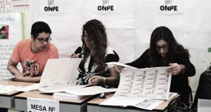 Miembros de mesa en Arequipa se amanecen para terminar escrutinio, incluso suspenden labores en colegios
