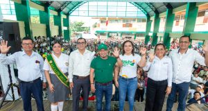 RENÉ CHÁVEZ INAUGURÓ LOSAS DEPORTIVAS DEL COLEGIO LORETO