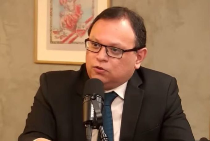 NOTA 2 MARCO VINELLI - COORDINADOR DEL PLAN DE GOBIERNO DE FUERZA POPULAR