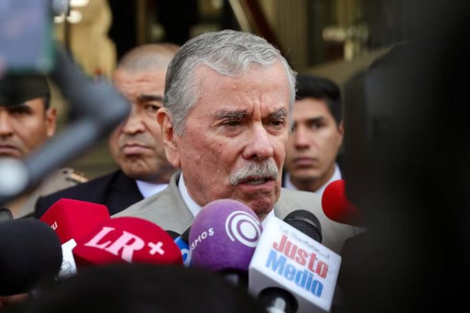 NOTA 3 FERNANDO ROSPIGLIOSI - PRESIDENTE ENCARGADO DEL CONGRESO
