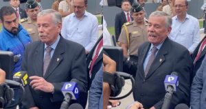 “¡CÁLLESE, SEÑOR!”: ROSPIGLIOSI SE INCOMODA POR PREGUNTA SOBRE KEIKO Y MONTESINOS