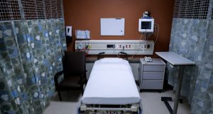 Hospitales de Quillabamba y Espinar continúan pendientes y con costos en aumento