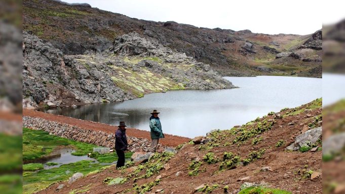 Sabiduría ancestral siembra el agua en las alturas: resistencia andina en la cordillera Chonta