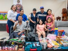 RENÉ CHÁVEZ INTENSIFICA APOYO A EMPRENDEDORES CON ENTREGA DE HERRAMIENTAS EN FAVOR DE ARTESANA Y ZAPATERO
