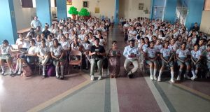 LA TRILOGÍA SOBRE ÉPOCA DEL CAUCHO SE PRESENTÓ EN CENTROS EDUCATIVOS E INSTITUTOS DE IQUITOS.