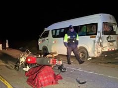 Juliaca: joven motociclista fallece tras impactar contra combi estacionada en la vía hacia Arequipa