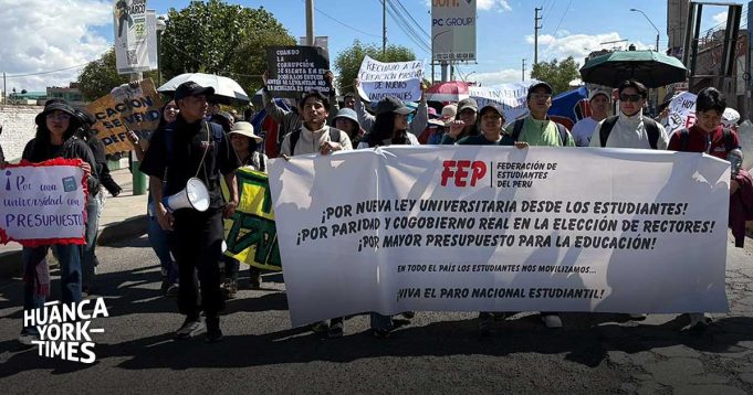 “Primero calidad”: estudiantes de la UNCP cuestionan creación de universidades sin financiamiento