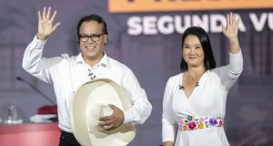 EL SOMBRERO GANÓ AL KIMONO…