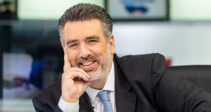 «KEIKO VIENE CON UN CUCHILLO EN LA BOCA»: CARLOS CORNEJO ADVIERTE RIESGOS PARA LA PRENSA