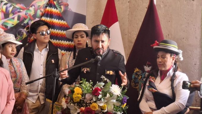 Arequipa: Exgobernador Elmer Cáceres Llica, en relanzamiento político, justifica obras inconclusas y defiende su inocencia