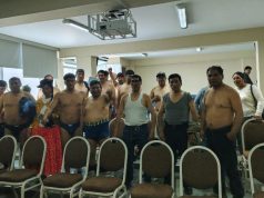 Melgar: pobladores protestan desnudos en la PCM tras ausencia de ministros para tratar problemática ambiental