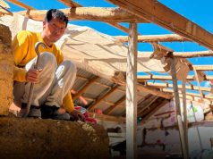 Pumpunya: en el barrio Inay damnificados empiezan a derrumbar sus casas con sus propias manos