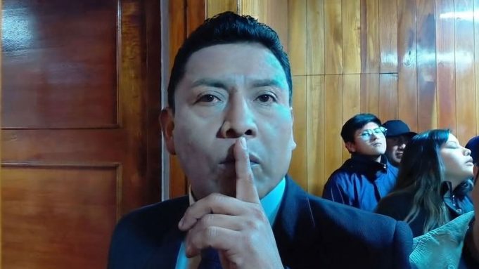 "Me voy a reservar una opinión": alcalde de Puno evita pronunciarse sobre el mensaje a la Nación de Keiko pese a reunión previa