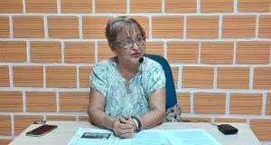DISPUTA POR APAVIT: ELENA SALAZAR CONTRA KARLA CAMPOS