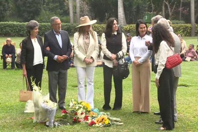 NOTA 6 KEIKO VISITA TUMBA