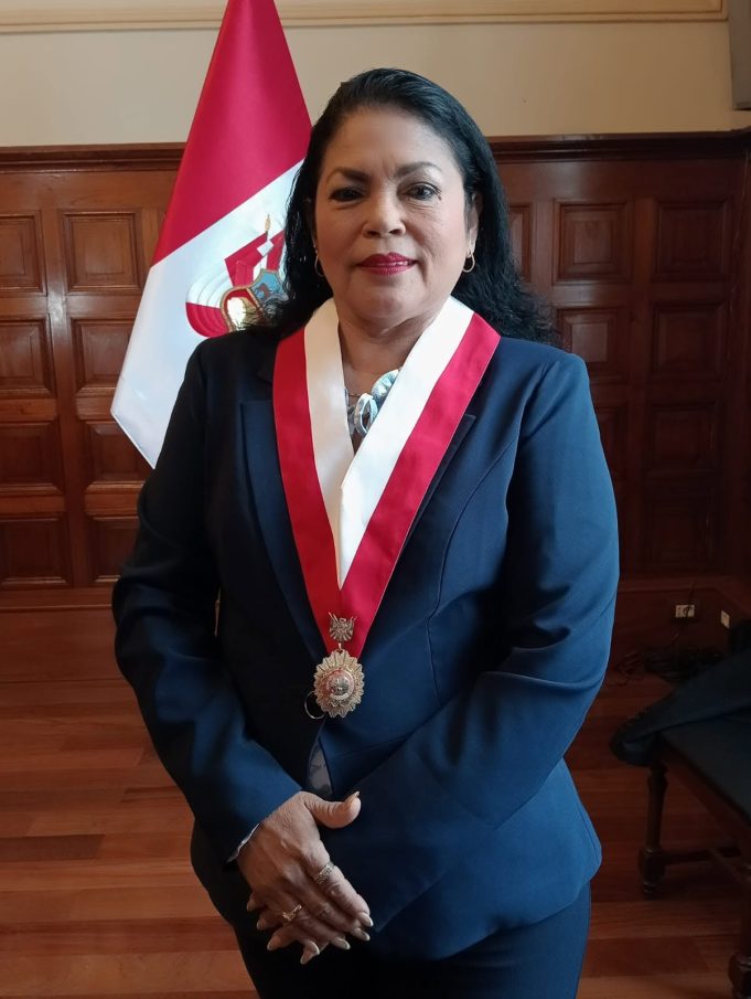 azucena isla rojas