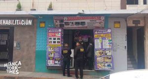 Policía interviene falso centro de salud donde realizaban abortos clandestinos frente a una escuela