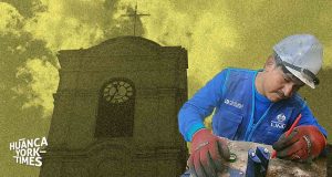 El reloj alemán de la Catedral de Huancayo vuelve a latir tras 23 años, obra de un relojero peruano