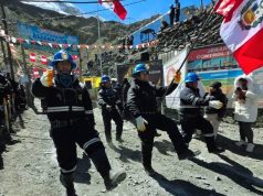 La Rinconada: mineros desfilan a más de 5.000 m s. n. m. para celebrar las Fiestas Patrias