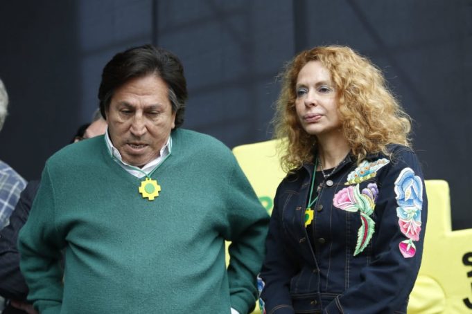 NOTA 6 ELIANE KARP Y ALEJANDRO TOLEDO